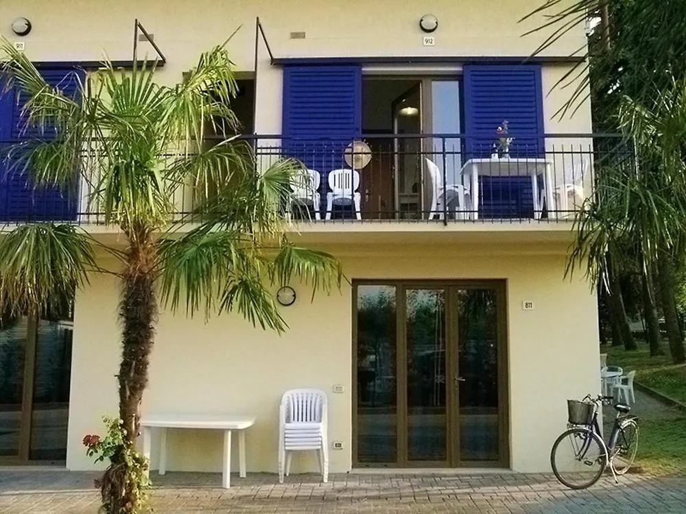 Apartments In Peschiera Del Garda 22097