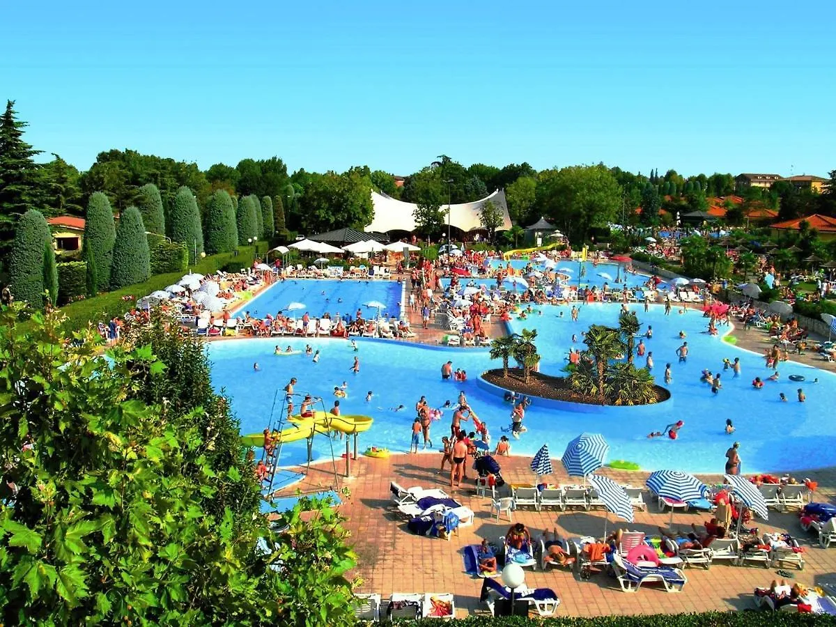 Apartments In Peschiera Del Garda 22097